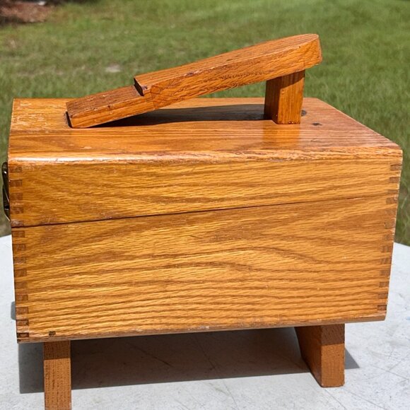 Griffin Shinemasters Wooden Shoe Shine Box with Dovetail Joinery Vintage - Picture 7 of 14